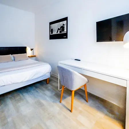 Joly Hotel