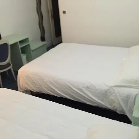 Ξενοδοχείο Joly 2*